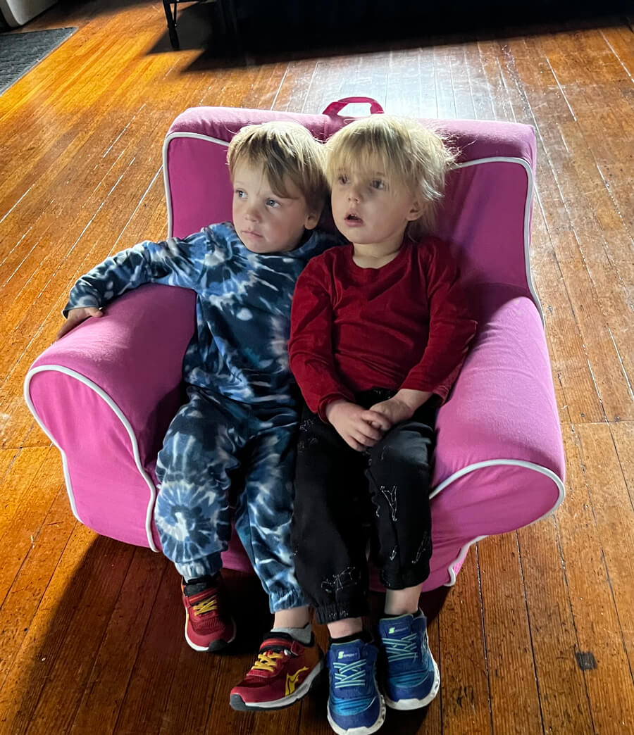 kid-movie-chair